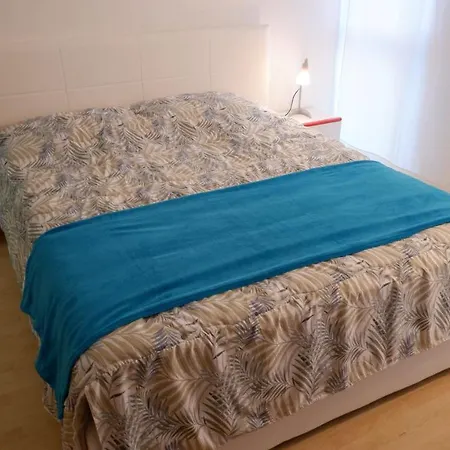 Apartment App4rent Augustus Sea View - Family House - Wifi&parking - 3 *