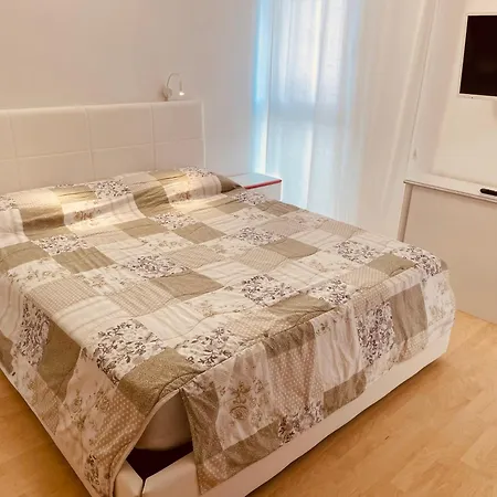 Apartment App4rent Augustus Sea View - Family House - Wifi&parking - 3 *
