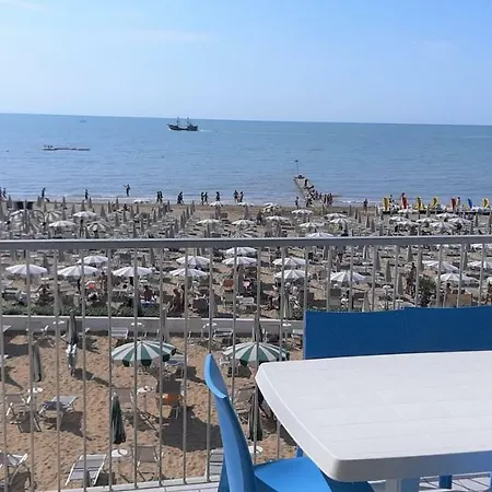 App4rent Augustus Sea View - Family House - Wifi&parking - 3 Lido di Jesolo